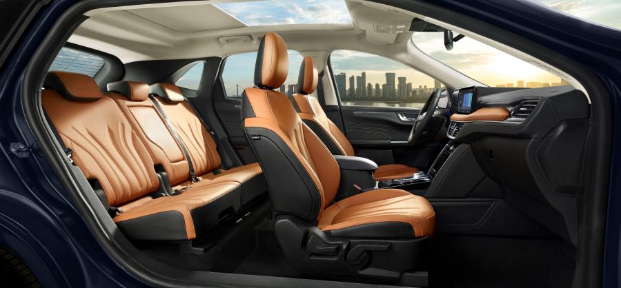 Интерьер Ford Escape Titanium 2019 года  (CN) (фото 22 из 28)